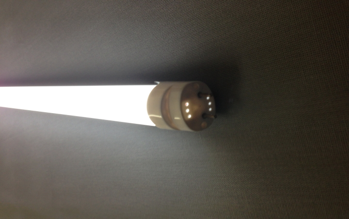 ＣＩＳＰＲ１５規格適合、高調波限度値適合の高品質LED蛍光灯