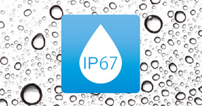 一般的な防水保護等級「IP65」を2ランク上回る「IP67」を取得